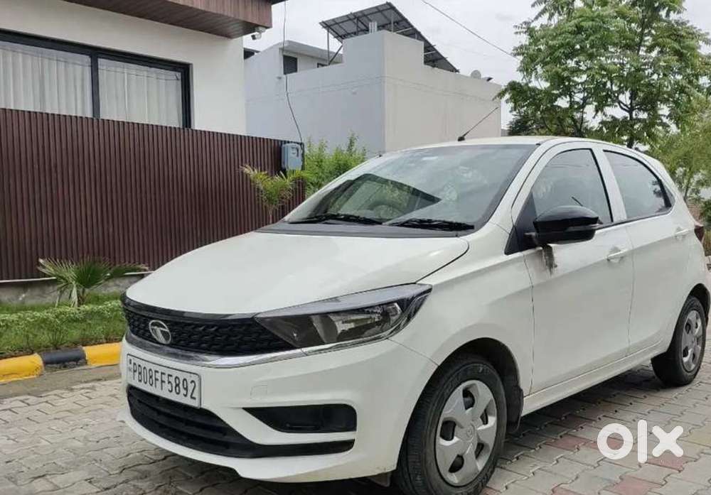 Tata Tiago 1.2 Revotron Xt (o), 2023, Petrol