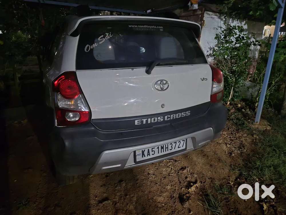 Toyota Etios Cross 2015