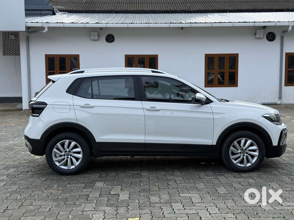 Volkswagen Taigun 1.0 Tsi Highline At, 2022, Petrol