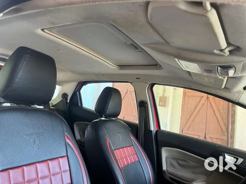 Ford Ecosport 2017 Variant Top Model With Sunroof And Six Airbag.