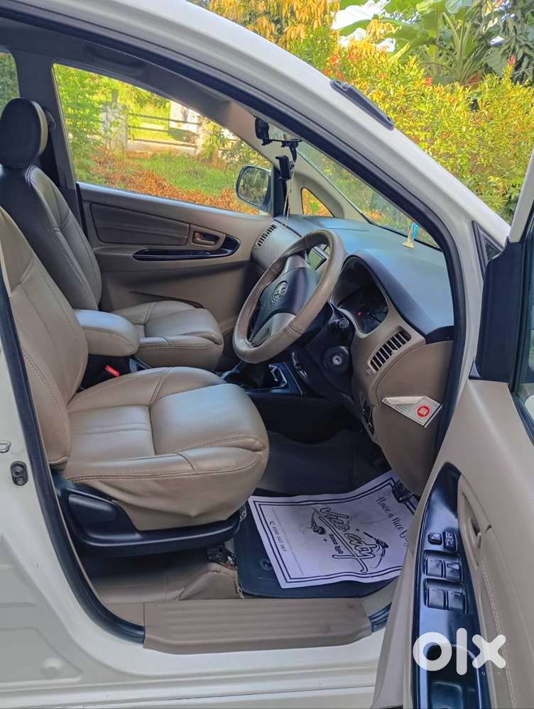 Near & Clean Toyota Innova 2.5 G4 2016