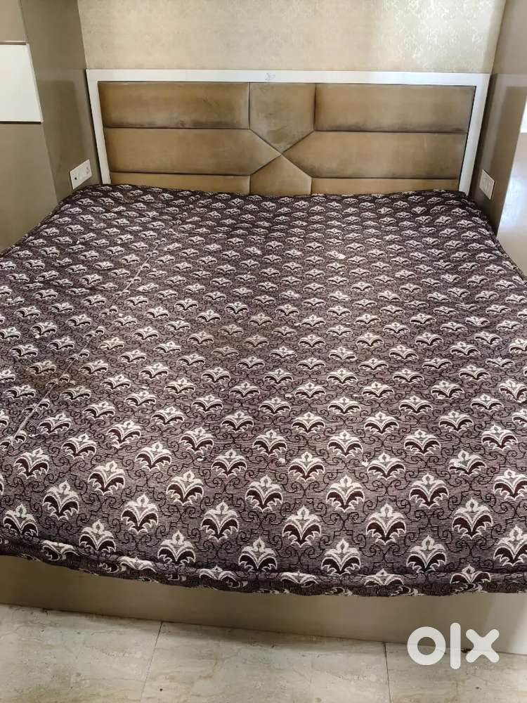 Brand new king size mattress age only 6 months