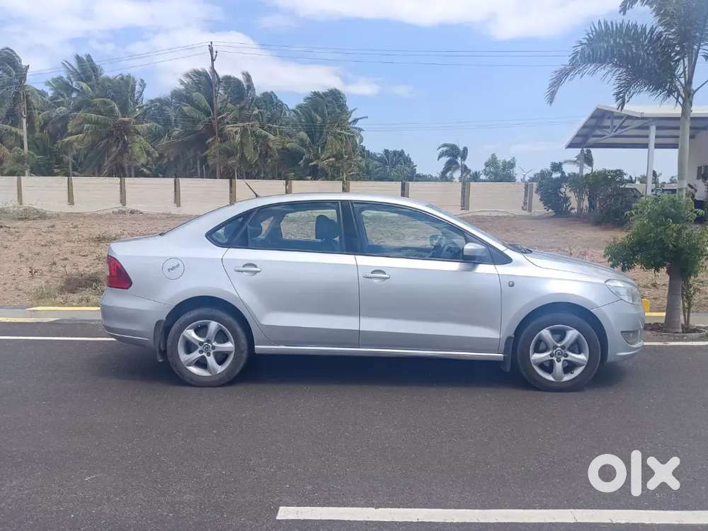 Skoda Rapid Elegance 2013 Petrol Automatic
