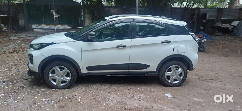 Tata Nexon 1.2 Revotron Xm Plus (s), 2022, Petrol