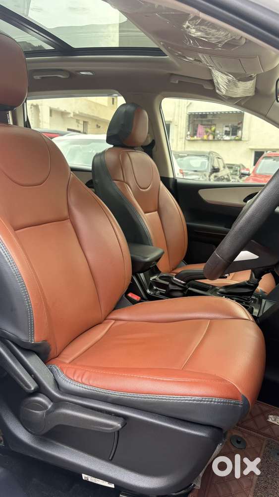 Mahindra Xuv700 2.2 Ax 5 Diesel At 7 Str, 2022, Diesel