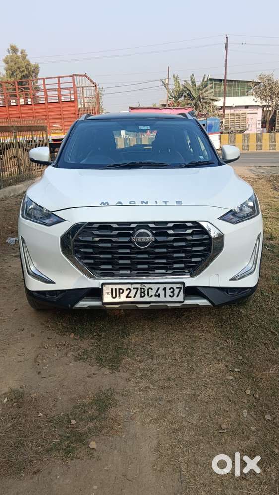 Nissan Magnite 1.0 Xv Premium, 2022, Petrol