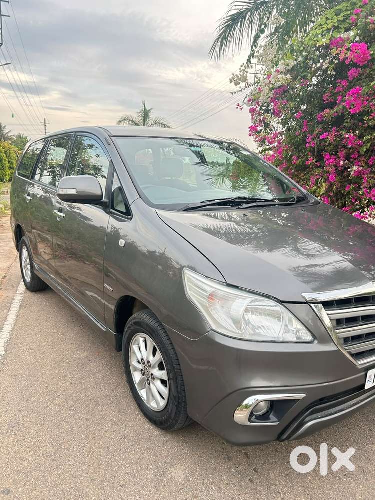 Toyota Innova brand new condition with Noc and Karnataka registered