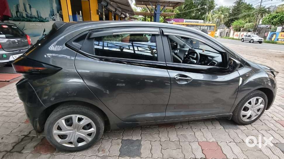 Tata Altroz 1.2 Xm Plus, 2021, Petrol