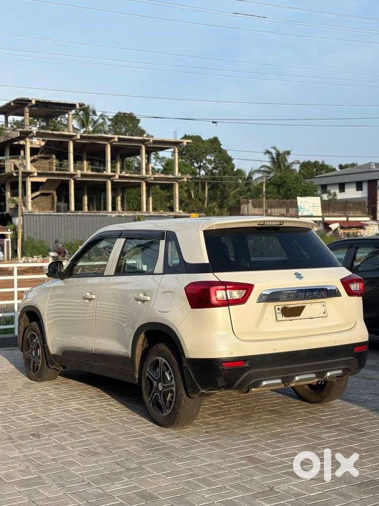 Maruti Suzuki Brezza 1.5 Lxi Smart Hybrid, 2020, Petrol