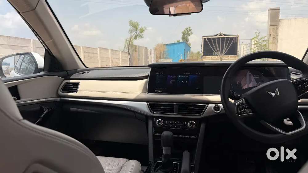 Mahindra Xuv700 Diesel Auto 2025