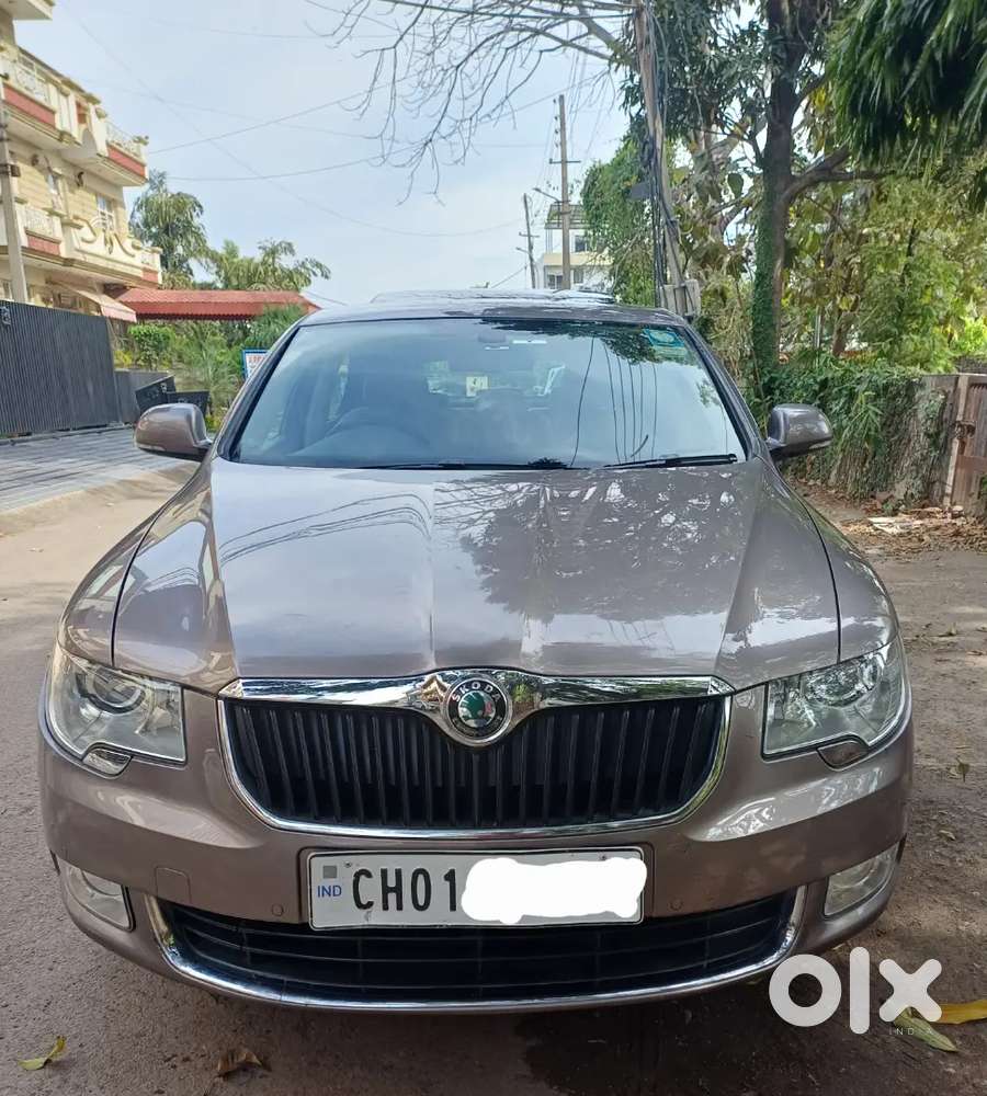 Skoda Superb
1st Onwer
Petrol
2011 Model 2031 Tak Pas
Totally Original