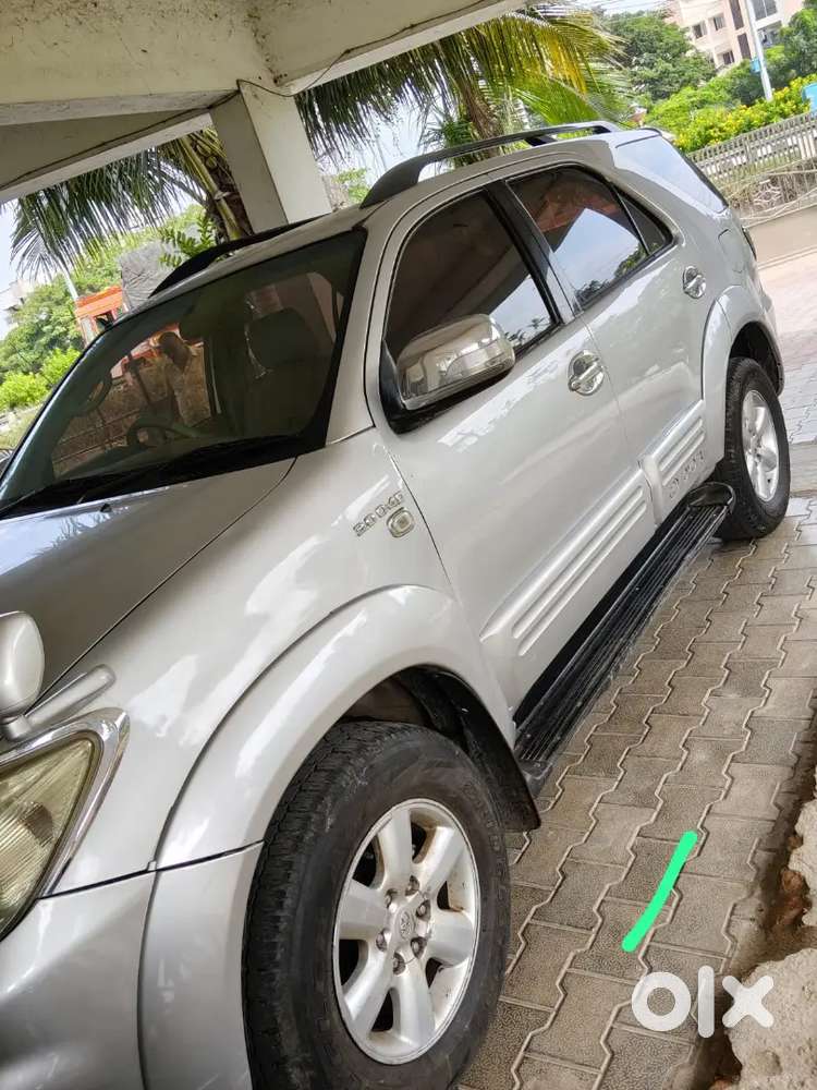 Toyota Fortuner 2010 Diesel 240000 Km Driven