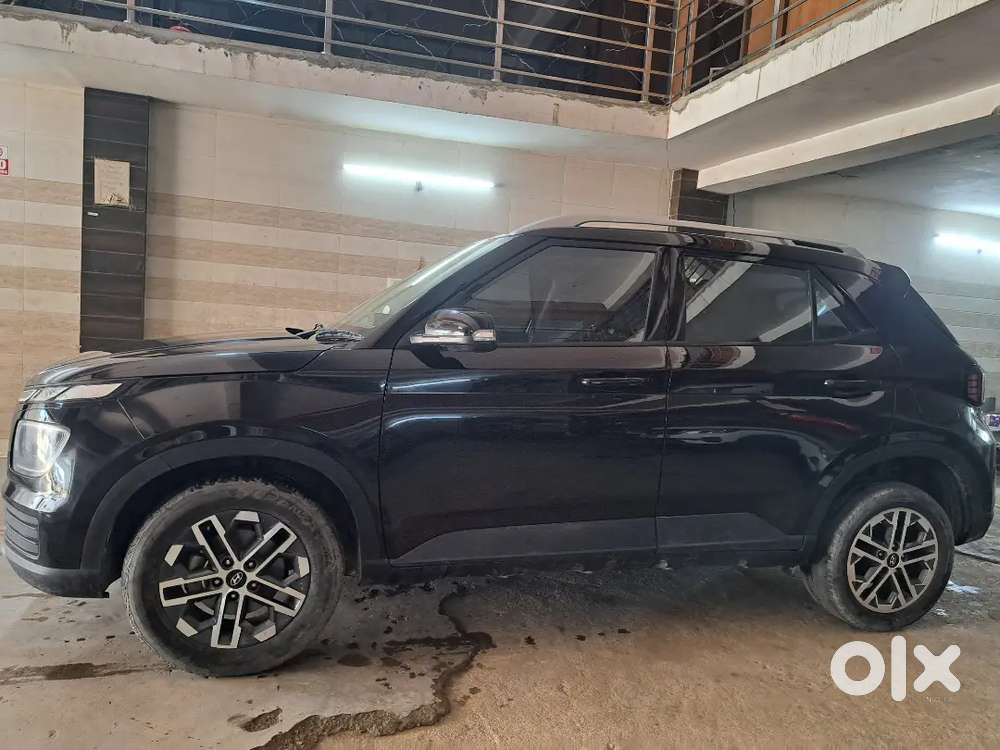 Hyundai New Venue 2022 Diesel 69998 Km Driven