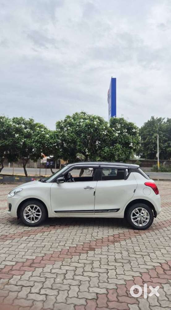 Maruti Suzuki Swift Zxi Plus Amt Dual Tone, 2018, Petrol