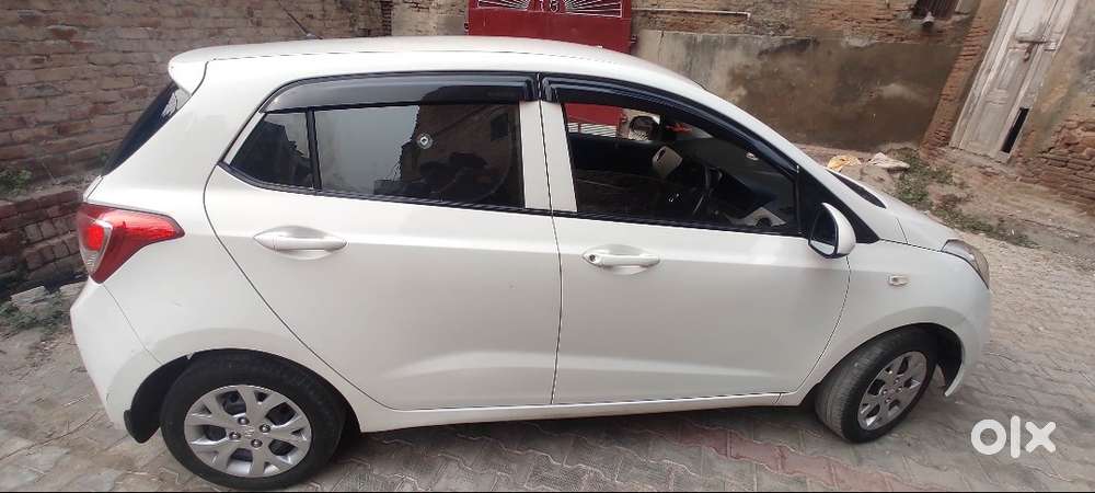 5 Seats ‘ Good Sound System With Display System