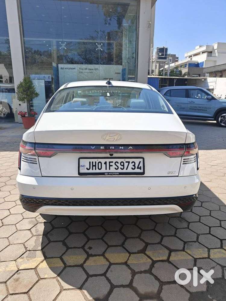 Hyundai Verna 1.5 Sx (o) Petrol Mt, 2024, Petrol