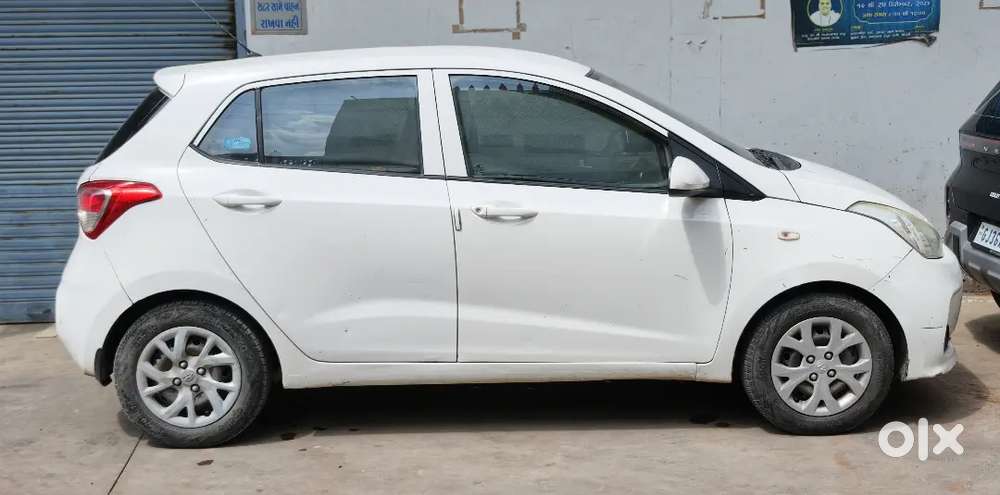 Hyundai Grand I10 2017 Petrol Cng Fitting Well Maintained
