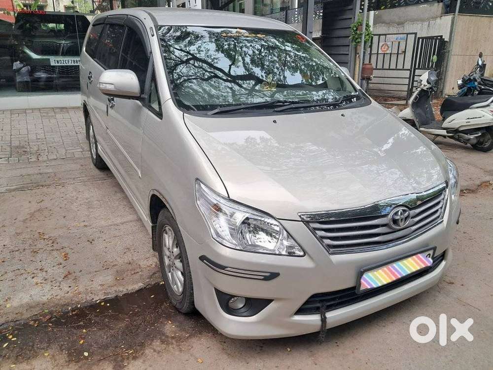Toyota Innova 2.5 Vx 8 Seater Bs Iv, 2013, Diesel