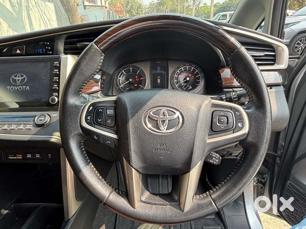 Toyota Innova Crysta 2.8 Zx At, 2022, Diesel