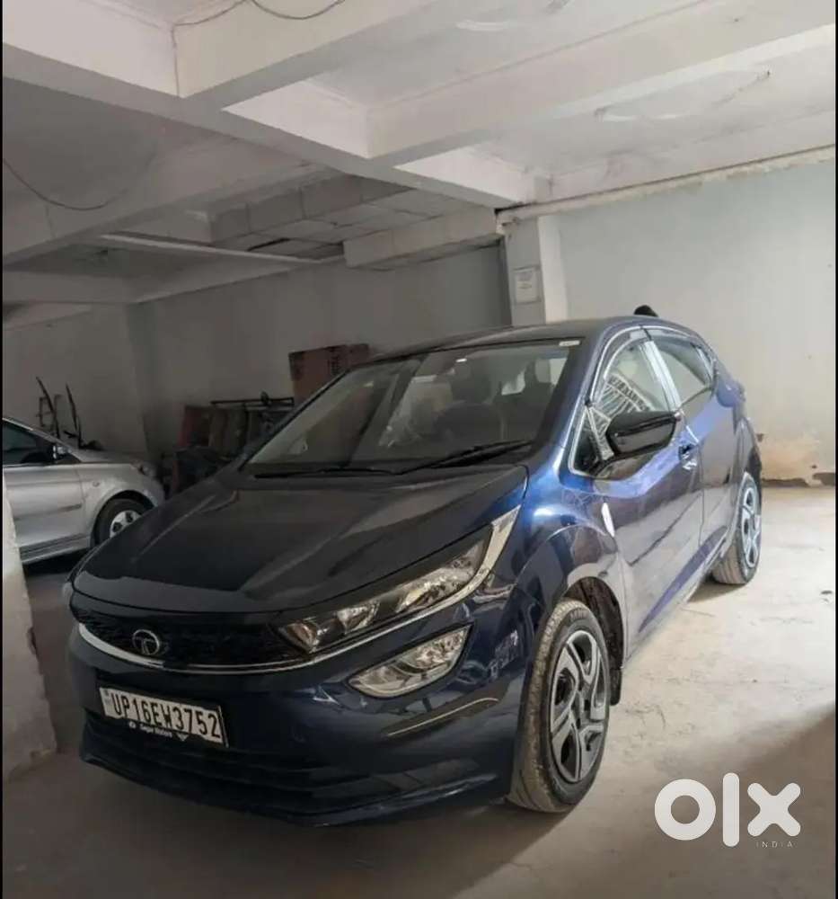 Altroz Petrol Opera Blue 2025