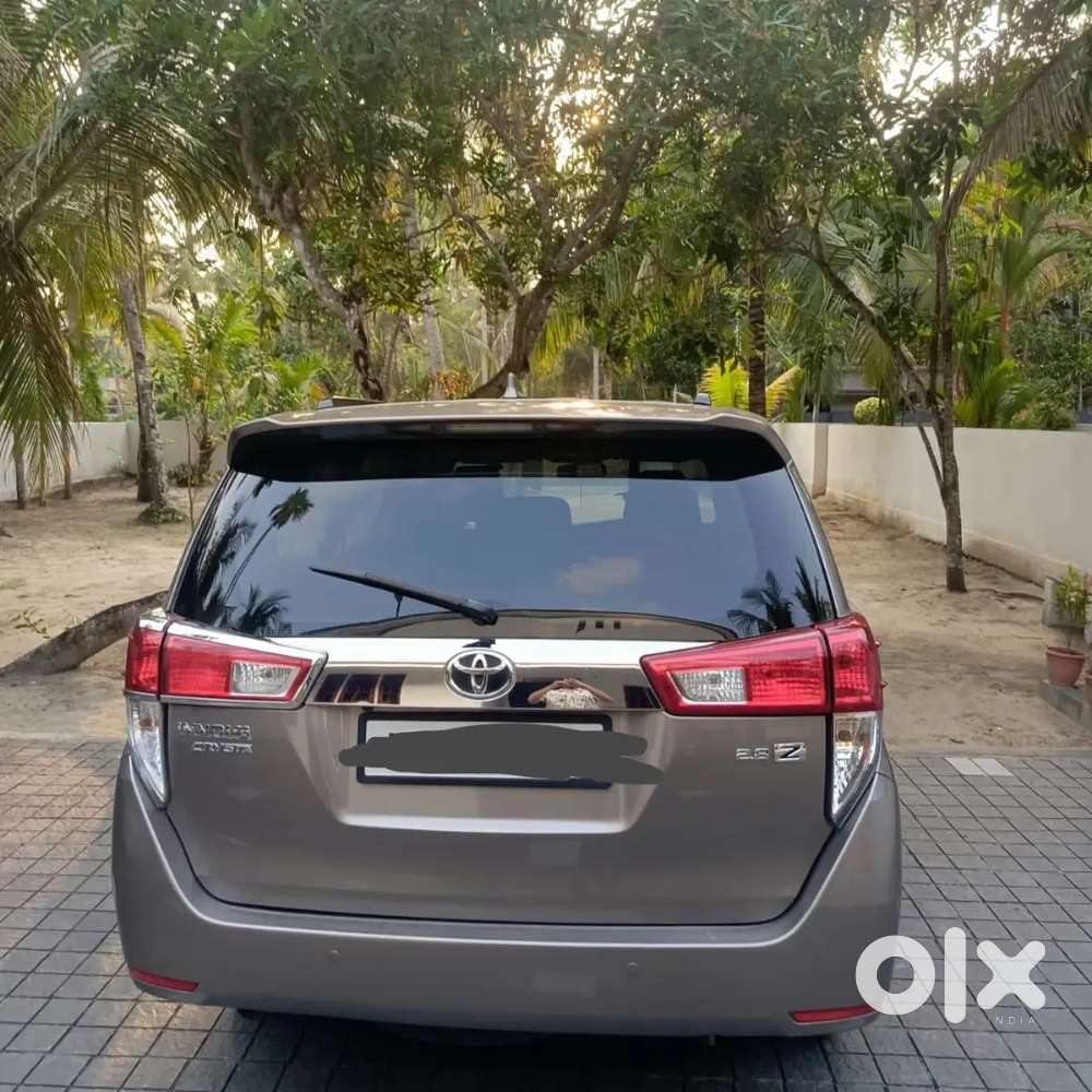 Toyota/innova Crysta