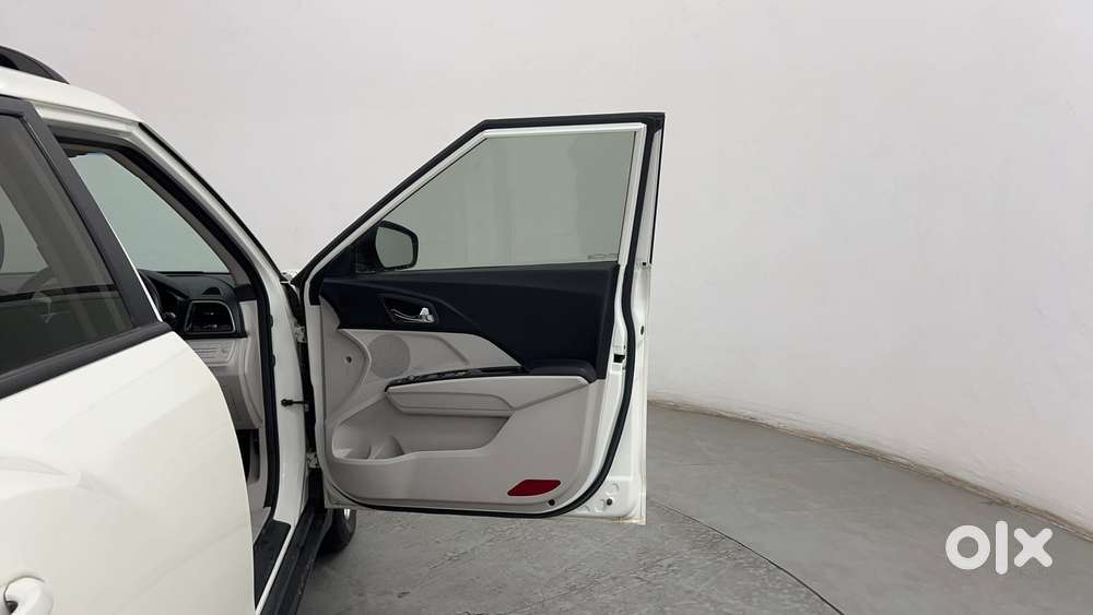 Mahindra Xuv300 W8 Option Diesel, 2023, Diesel