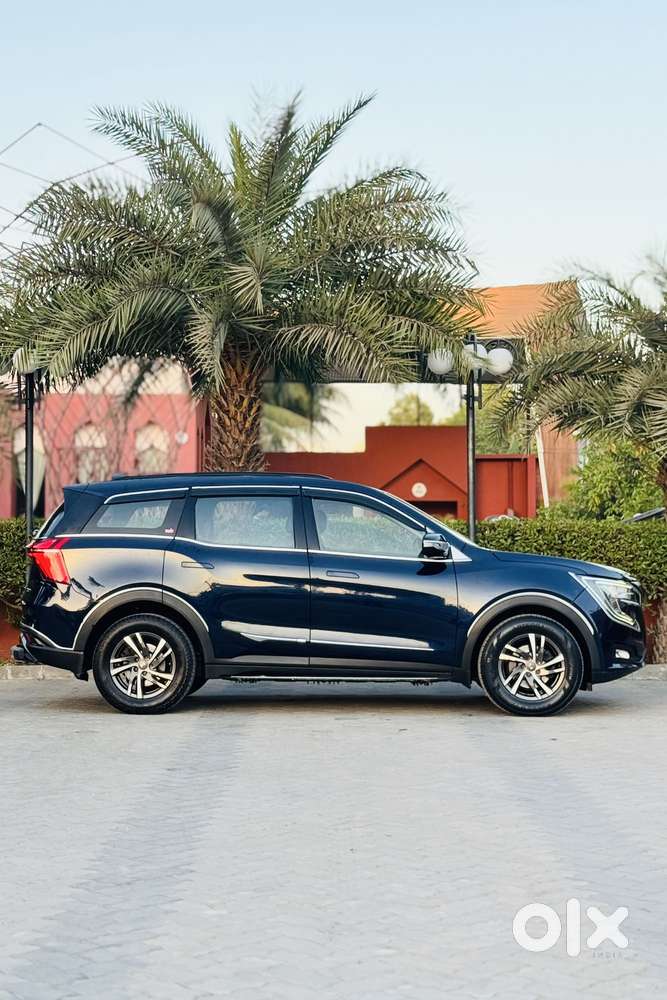 Mahindra Xuv700 2.2 Ax 5 Diesel At 7 Str, 2022, Diesel