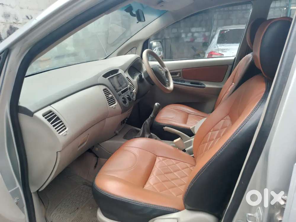 Toyota Innova 2010