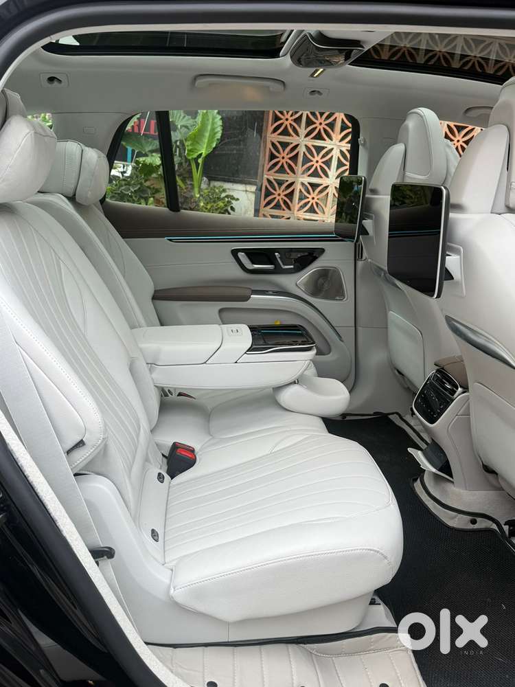 Mercedes-benz Eqs Suv 2025 Electric 19000 Km Driven