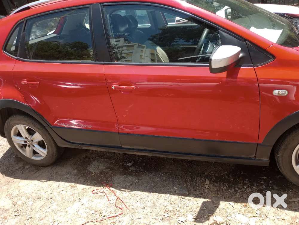 Volkswagen Crosspolo 2015 Diesel 100000 Km Driven Well Maintained,
