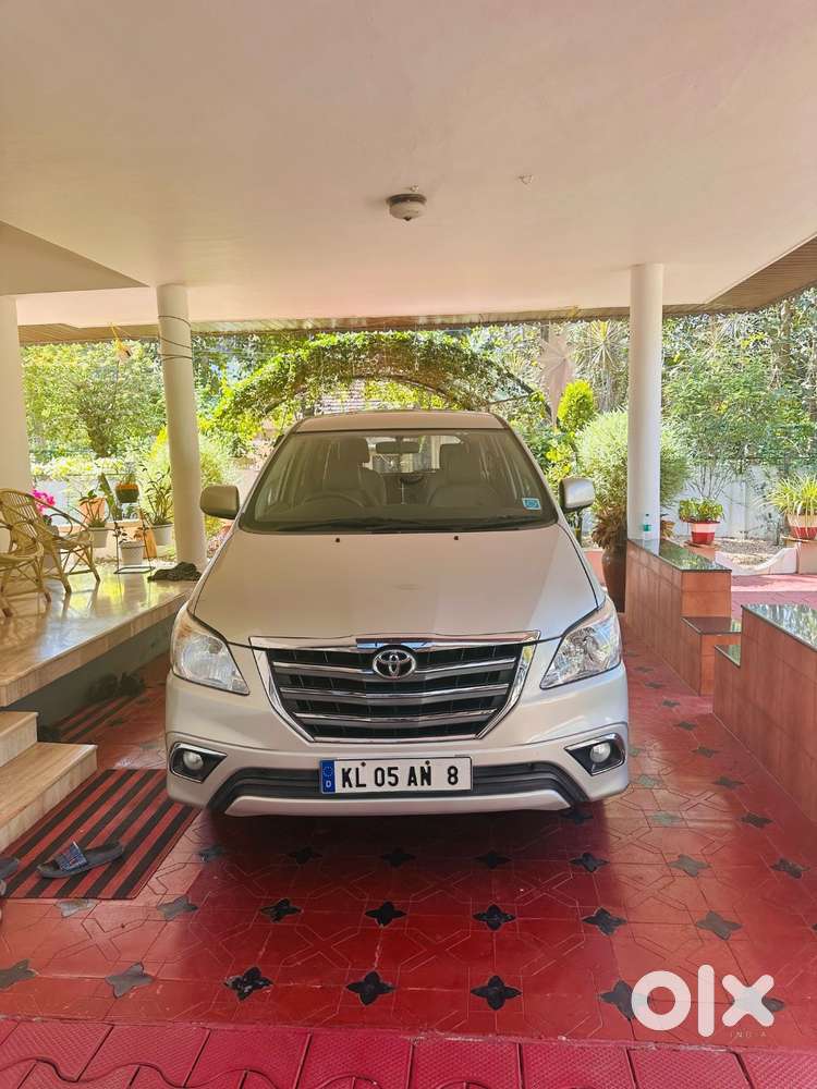 2016 Innova Single Owner Low Km, New Tires And Battery.