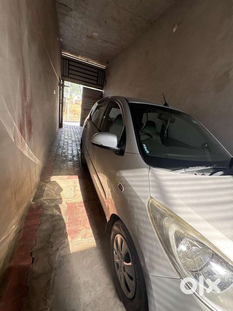 Hyundai Petrol Car 2012