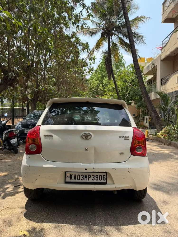 Toyota Etios Liva 2011