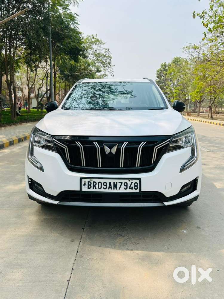 Mahindra Xuv700 2.0 Ax 5 Petrol Mt Str, 2022, Petrol
