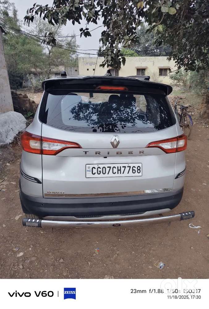 चारों टायर न्यू है बैटरी भी न्यू Led हैडलाइट ब्रांडेड