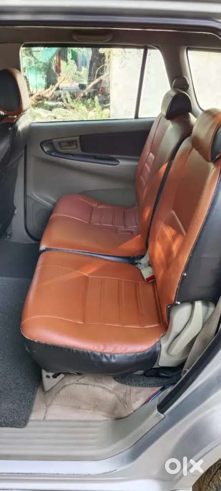 Toyota Innova 2012
