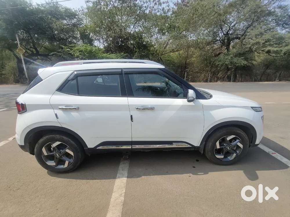 Hyundai Venue 2021 Diesel Well Maintained