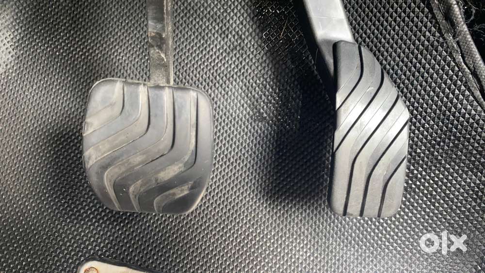 Renault Triber Rxz Easy-r Amt, 2023, Petrol