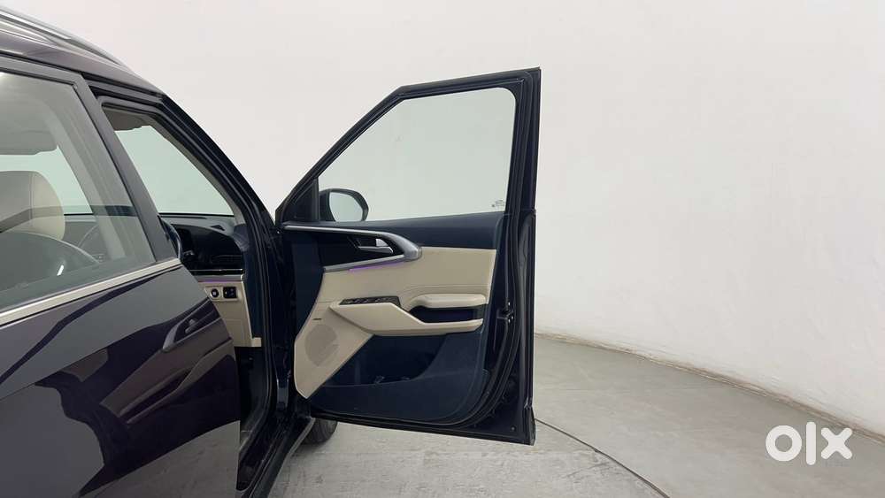 Kia Carens 1.4 Luxury Plus Dct 7 Str, 2022, Petrol