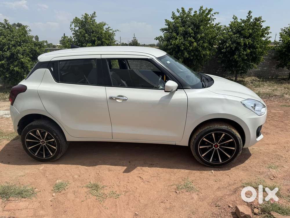 Maruti Suzuki New-gen Swift Vxi, 2024, Petrol