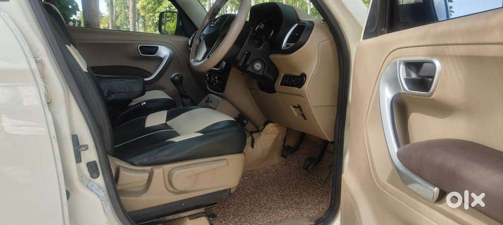 Mahindra Tuv 300 T8, 2016, Diesel