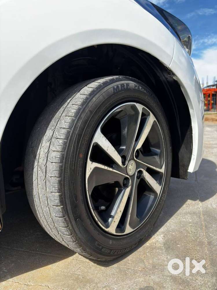 Tata Altroz Xz Plus (s), 2020, Petrol