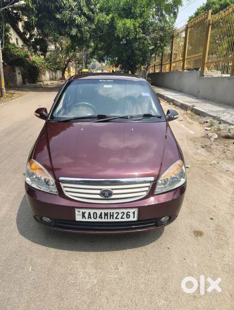 Tata Indigo Cs Glx Petrol 2010 Burgundy  Topend In Showroom Condition.