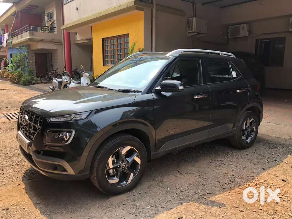 Hyundai Venue 2019 Petrol Well Maintained, Slightly Negotiable