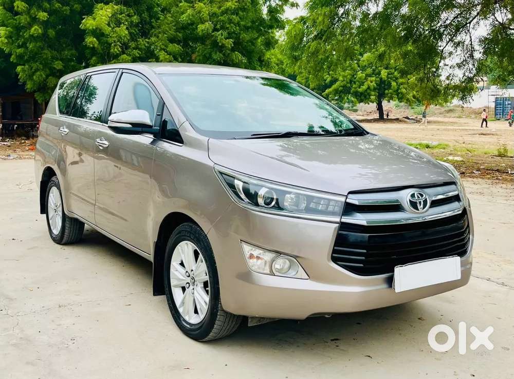 Toyota Innova Crysta 2.8 Zx At 7 Seater, 2016, Diesel