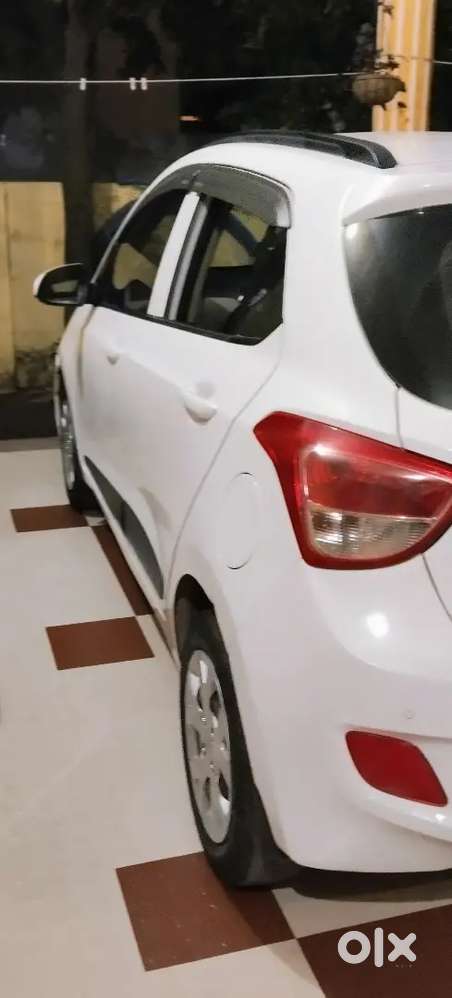 Hyundai Grand I10 Sportz November 2015