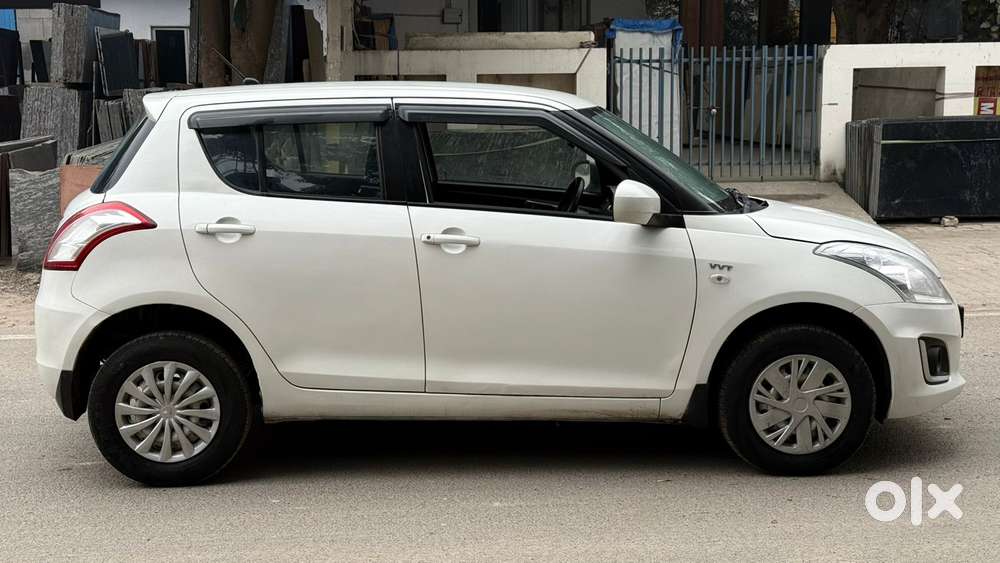 Maruti Suzuki Swift Lxi Option, 2017, Petrol