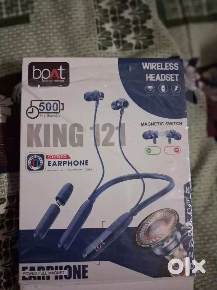 Neckband boat