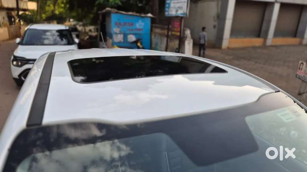 Kia Sonet 2024 Petrol Well Maintained
Showroom Condition