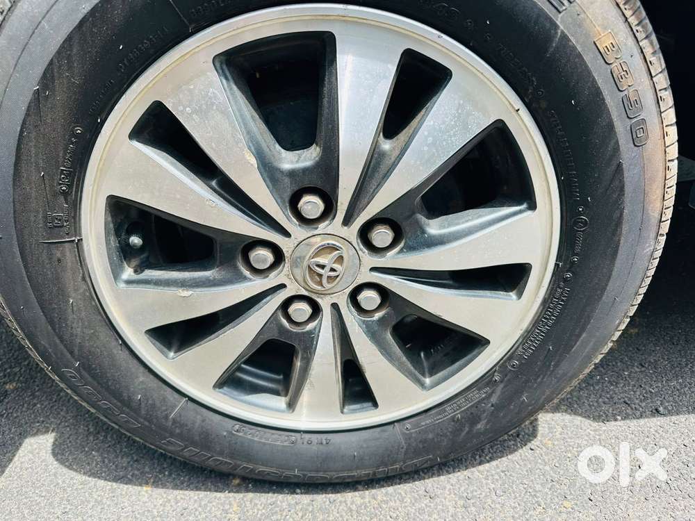 Toyota Innova 2.5 Vx 7 Seater Bs Iv, 2015, Diesel